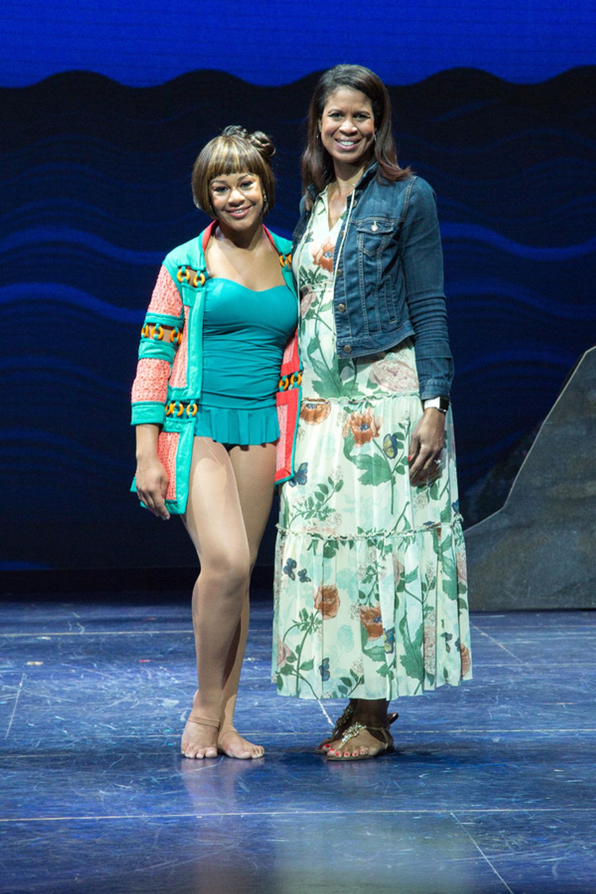 Nia Sioux, Holly Frazier at 