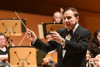 Richard M. Sherman conducts the LA Lawyers Phil and Legal Voices in the Sherman Broth Photo
