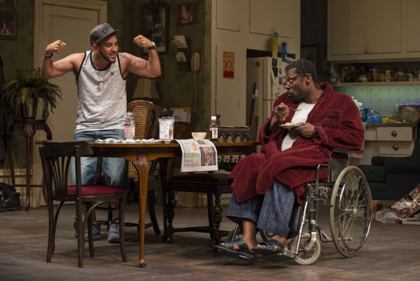 Photo Flash: First Look at Eamonn Walker and More in Steppenwolf's BETWEEN RIVERSIDE AND CRAZY  Image