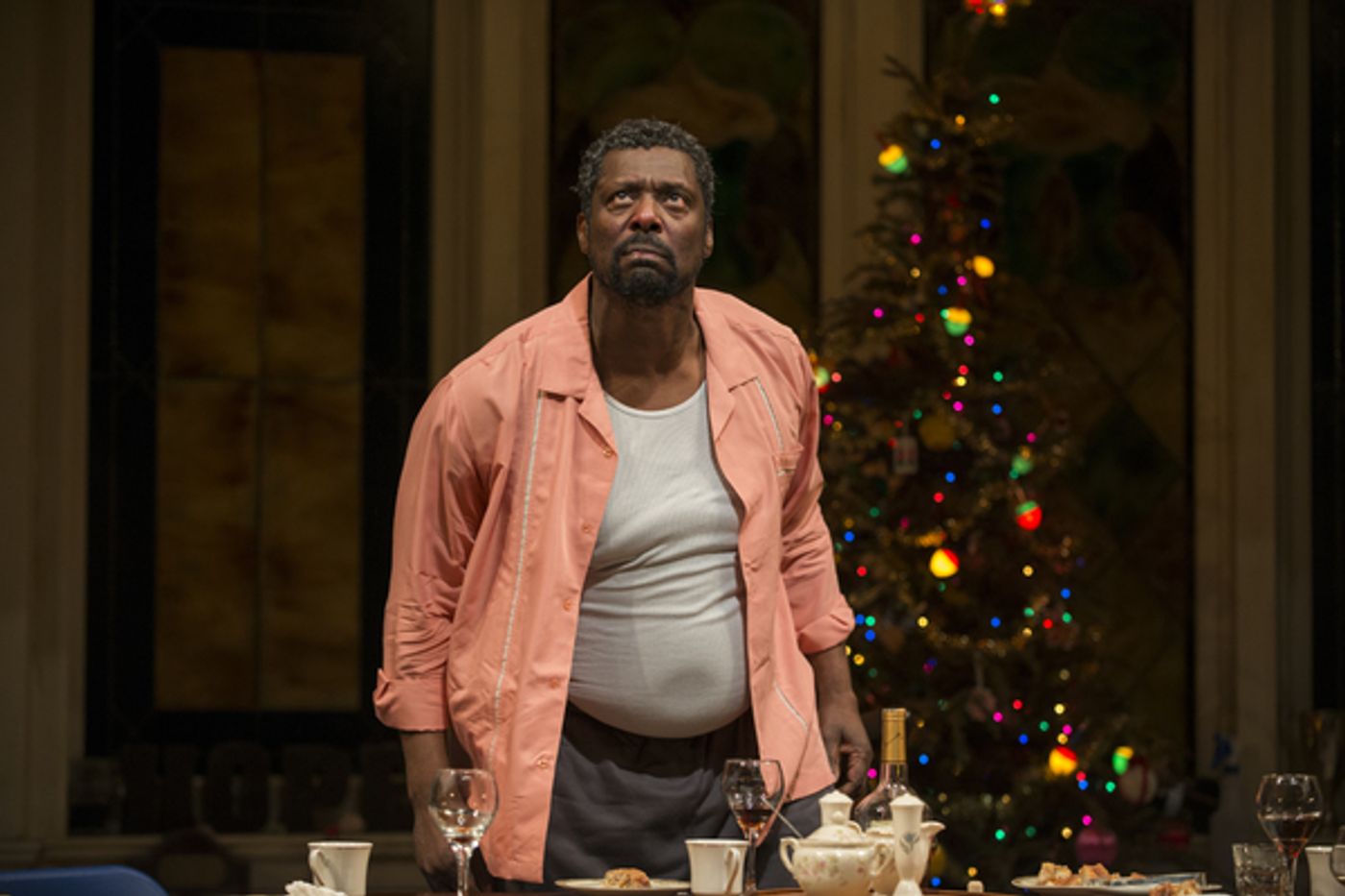 Photo Flash: First Look at Eamonn Walker and More in Steppenwolf's BETWEEN RIVERSIDE AND CRAZY  Image