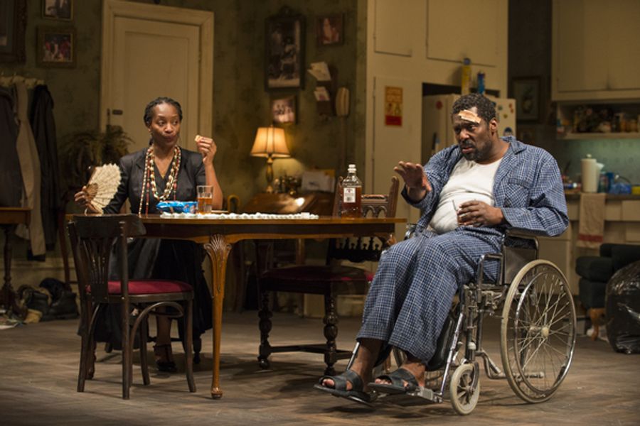 Photo Flash: First Look at Eamonn Walker and More in Steppenwolf's BETWEEN RIVERSIDE AND CRAZY Image