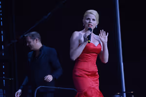 Steven Reineke and Megan Hilty Photo