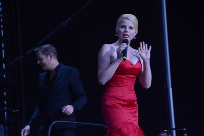 Steven Reineke and Megan Hilty Photo