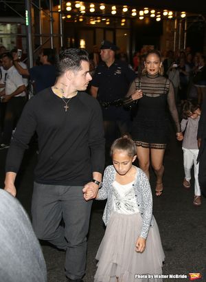 Casper Smart, Jennifer Lopez with her twins Emme and Max @ BroadwayWorld Casper Smart, Jennifer Lopez with her twins Emme and Max Photo