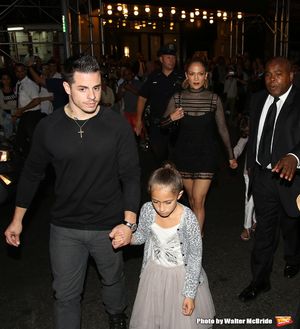 Casper Smart, Jennifer Lopez with her twins Emme and Max @ BroadwayWorld Casper Smart, Jennifer Lopez with her twins Emme and Max Photo