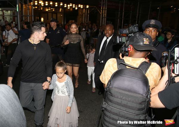 Casper Smart, Jennifer Lopez with her twins Emme and Max  Photo
