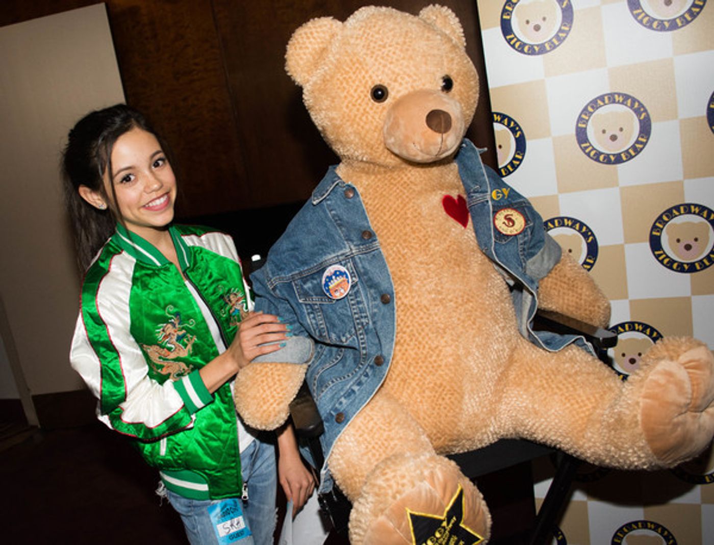 Photo Flash: SCHOOL OF ROCK and FUN HOME Pass Ziggy Bear to Radio City's NEW YORK SPECTACULAR  Image