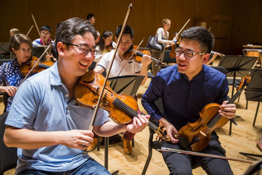 Photo Flash: First Look at New York Philharmonic Shanghai Residency Performance Conducted by Alan Gilbert Image