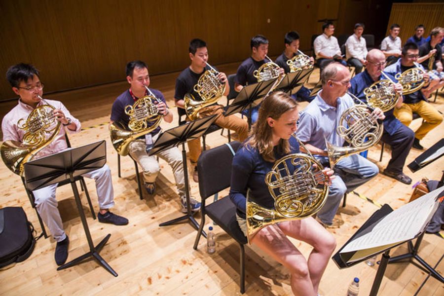 Photo Flash: First Look at New York Philharmonic Shanghai Residency Performance Conducted by Alan Gilbert Image