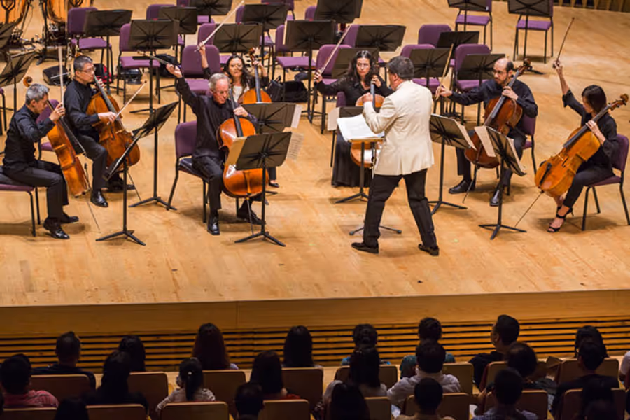 Photo Flash: First Look at New York Philharmonic Shanghai Residency Performance Conducted by Alan Gilbert Image