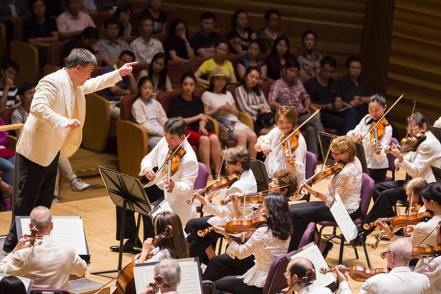 Photo Flash: First Look at New York Philharmonic Shanghai Residency Performance Conducted by Alan Gilbert Image
