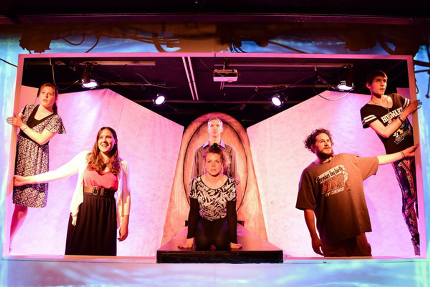 Photo Flash: New Colony Stages KIN FOLK at The Den Theatre  Image