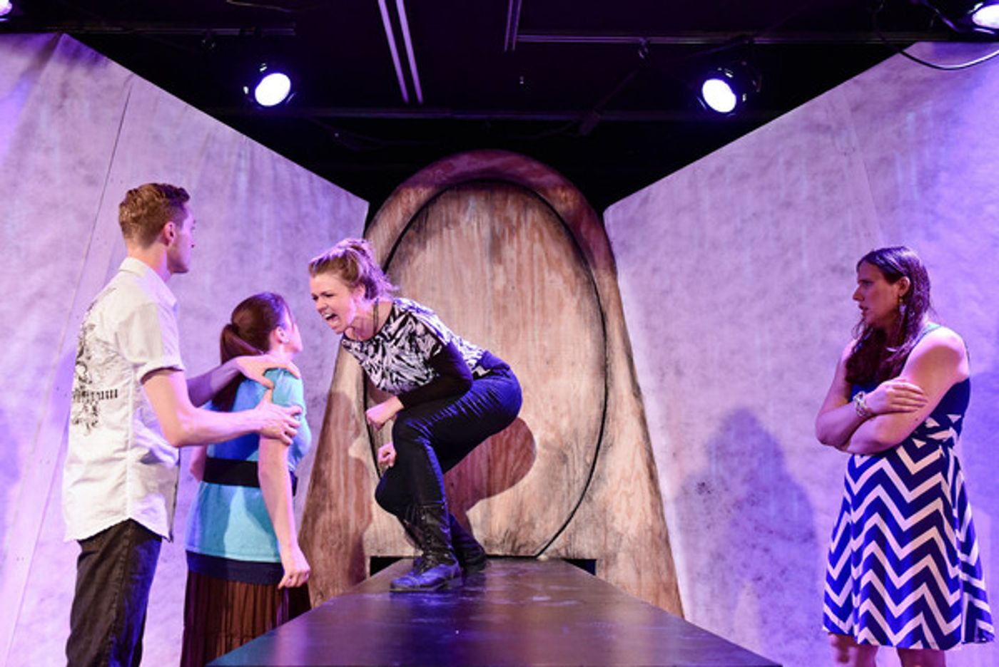 Photo Flash: New Colony Stages KIN FOLK at The Den Theatre  Image