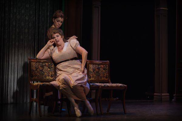 Jane Austen (Lindsie VanWinkle) listens on as Mrs. Bennet (Alison England) laments ab Photo