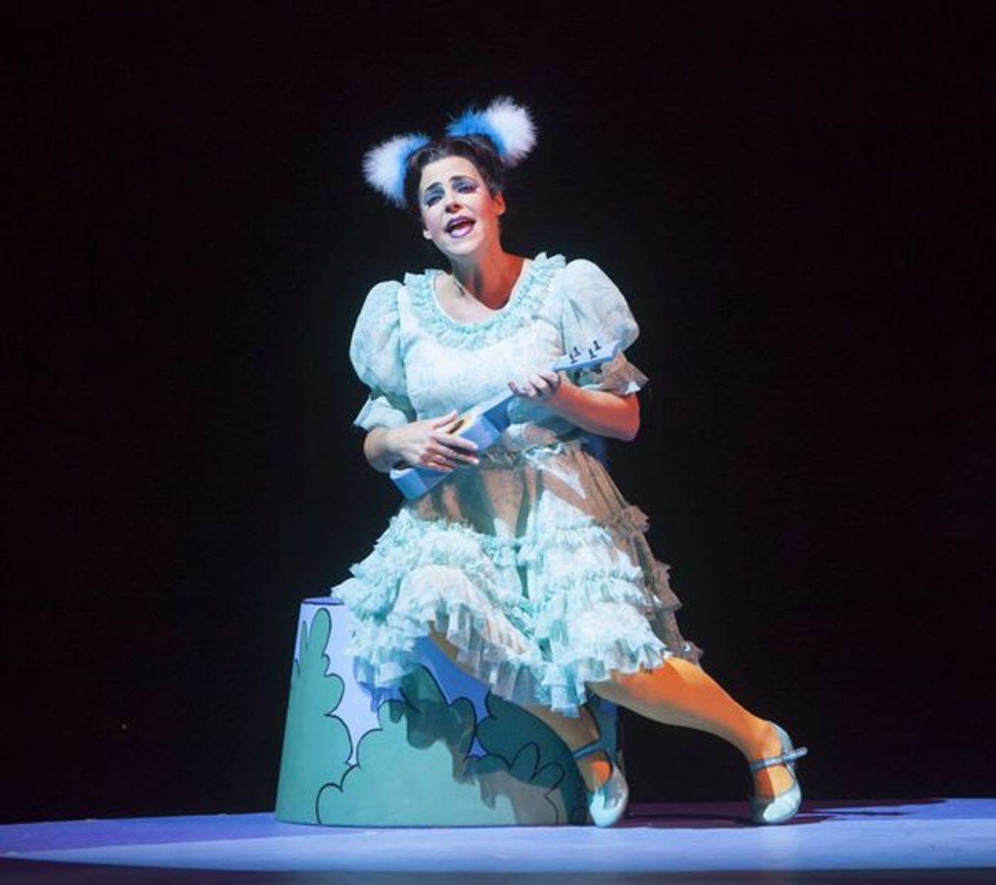 Photo Flash: First Look at Jason Graae, Sharon Wilkins, John Treacy Egan, Bets Malone and More in SEUSSICAL at Music Circus  Image