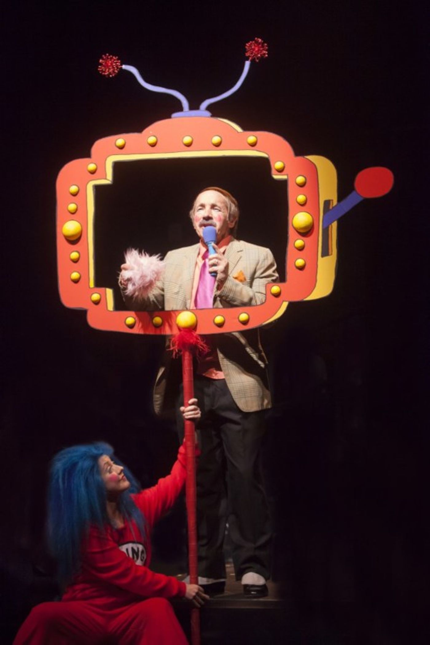 Photo Flash: First Look at Jason Graae, Sharon Wilkins, John Treacy Egan, Bets Malone and More in SEUSSICAL at Music Circus  Image