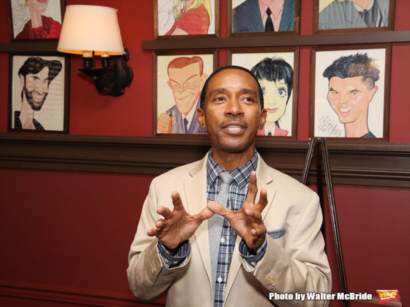Photo Coverage: MOTOWN's Berry Gordy gets His Place on the Walls of Sardi's!  Image