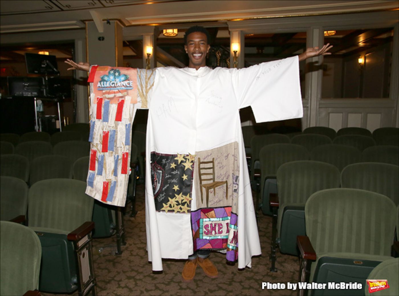 Exclusive Photo Coverage: Inside MOTOWN's Gypsy Robe Ceremony!  Image