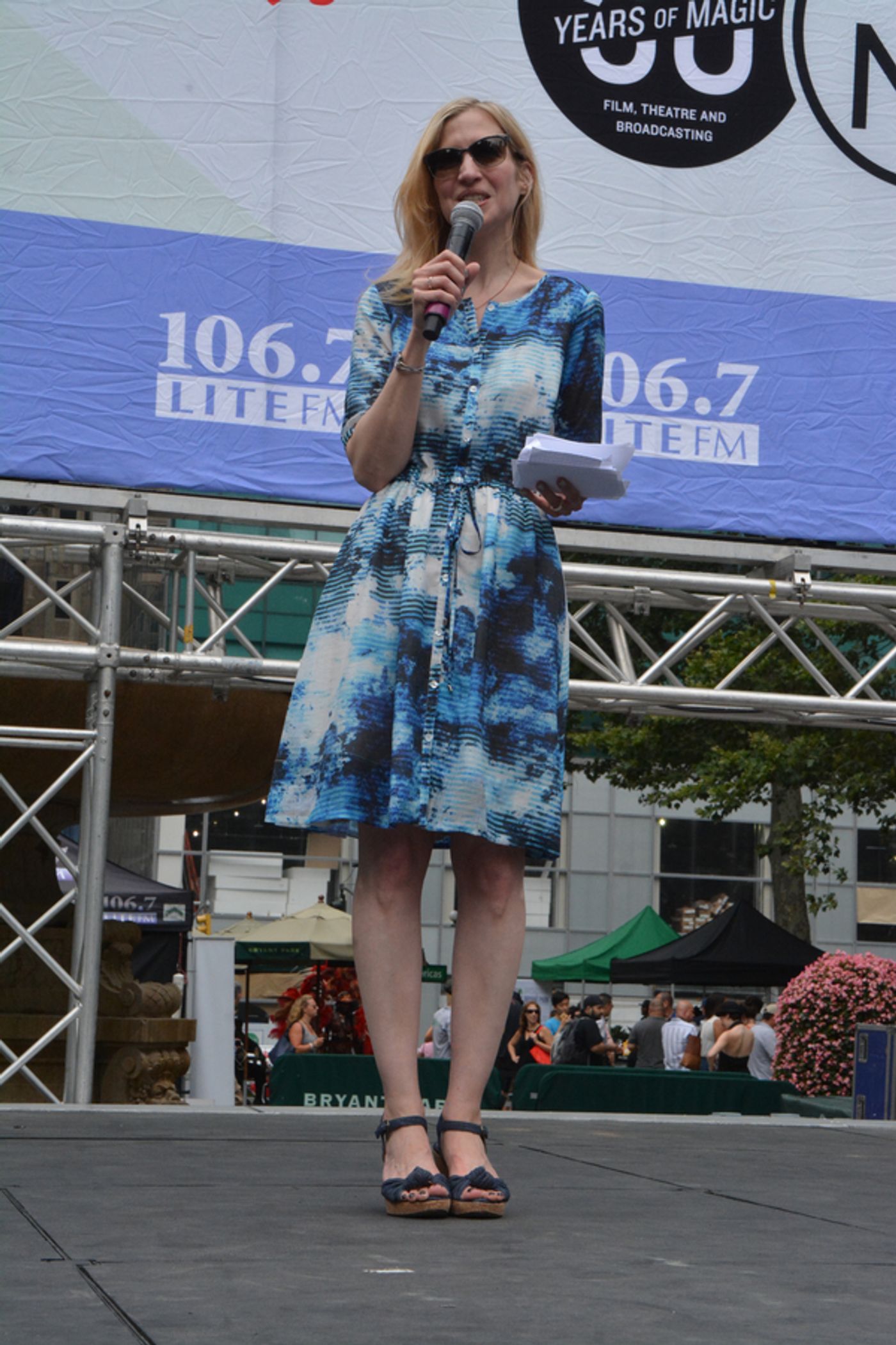 Photo Coverage: Casts of MOTOWN, CHICAGO & More Return to Broadway in Bryant Park!  Image
