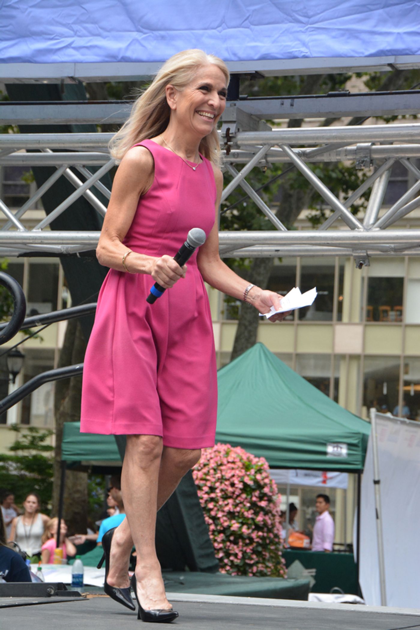 Photo Coverage: Casts of MOTOWN, CHICAGO & More Return to Broadway in Bryant Park!  Image