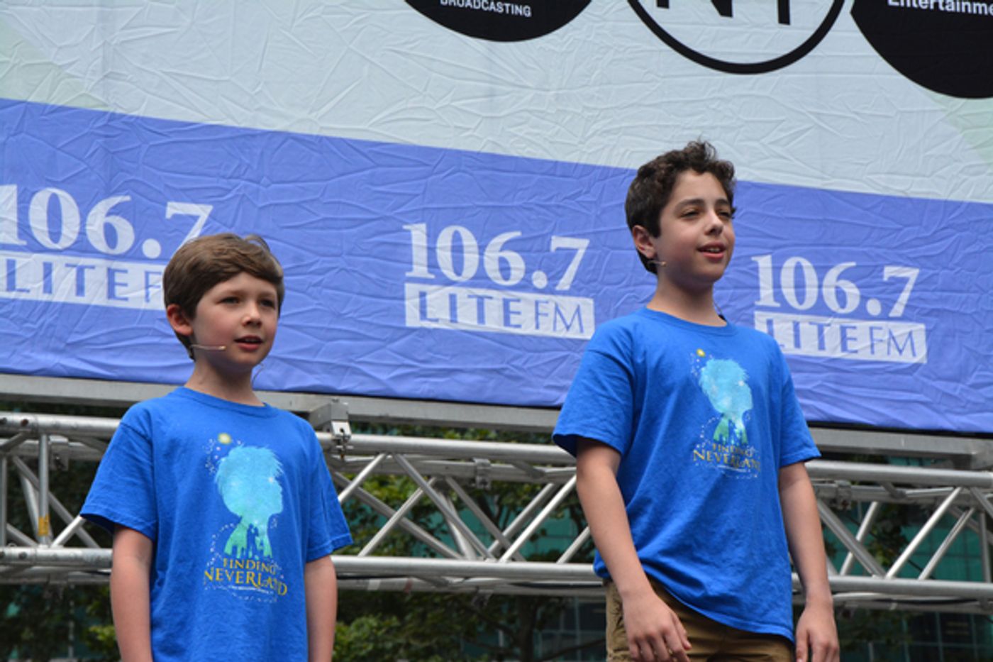 Photo Coverage: Casts of MOTOWN, CHICAGO & More Return to Broadway in Bryant Park!  Image