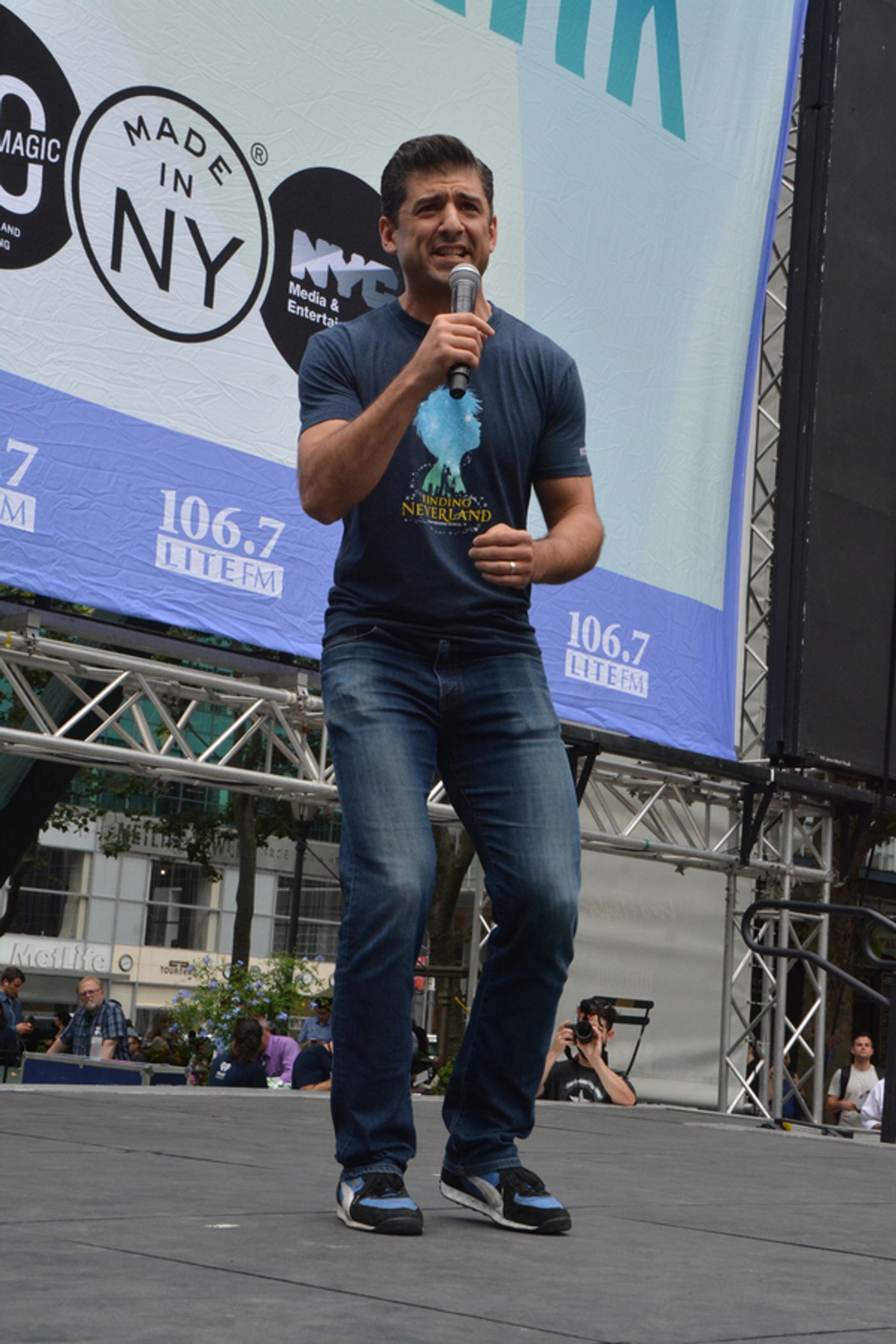 Photo Coverage: Casts of MOTOWN, CHICAGO & More Return to Broadway in Bryant Park!  Image