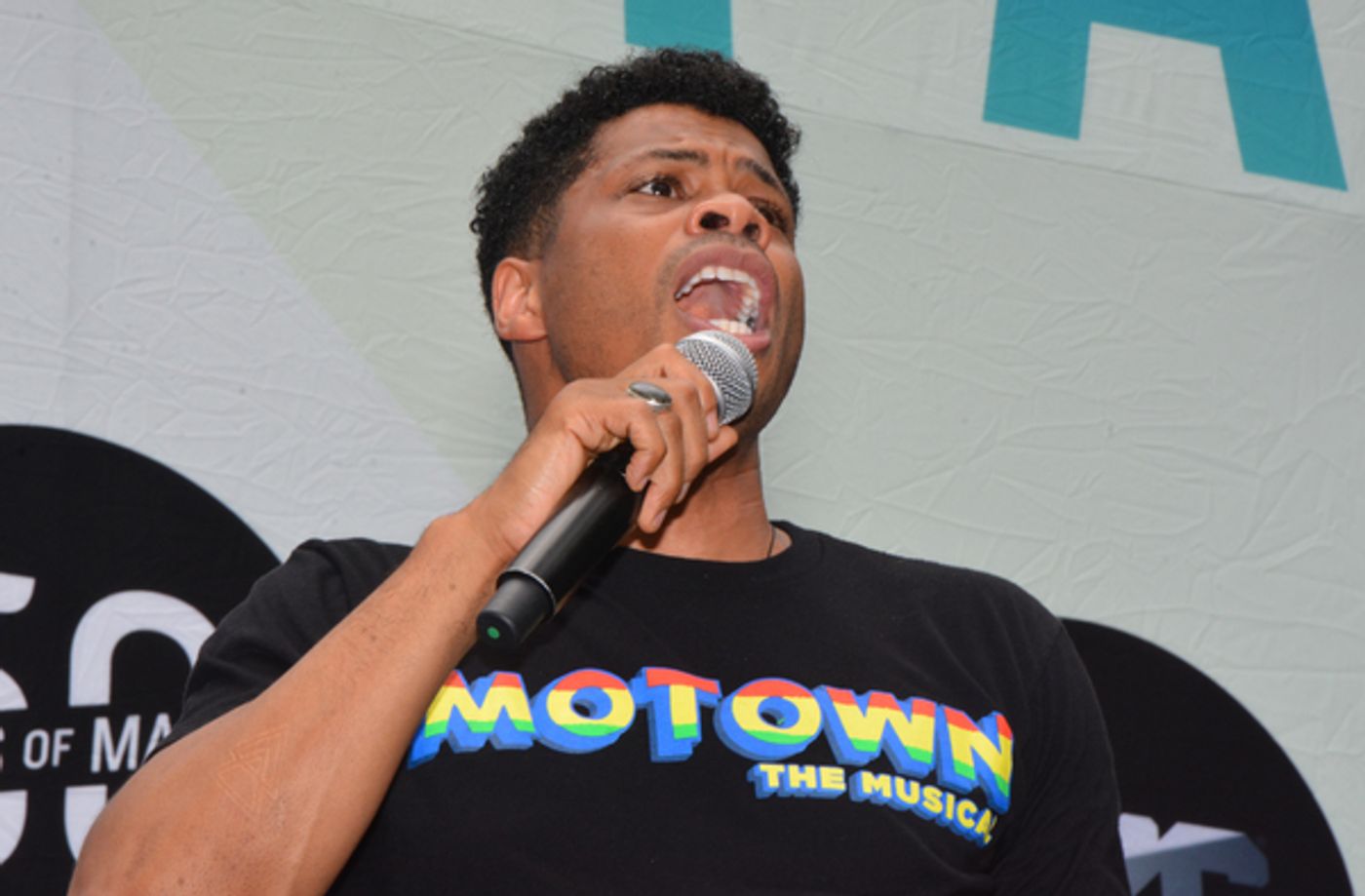Photo Coverage: Casts of MOTOWN, CHICAGO & More Return to Broadway in Bryant Park!  Image