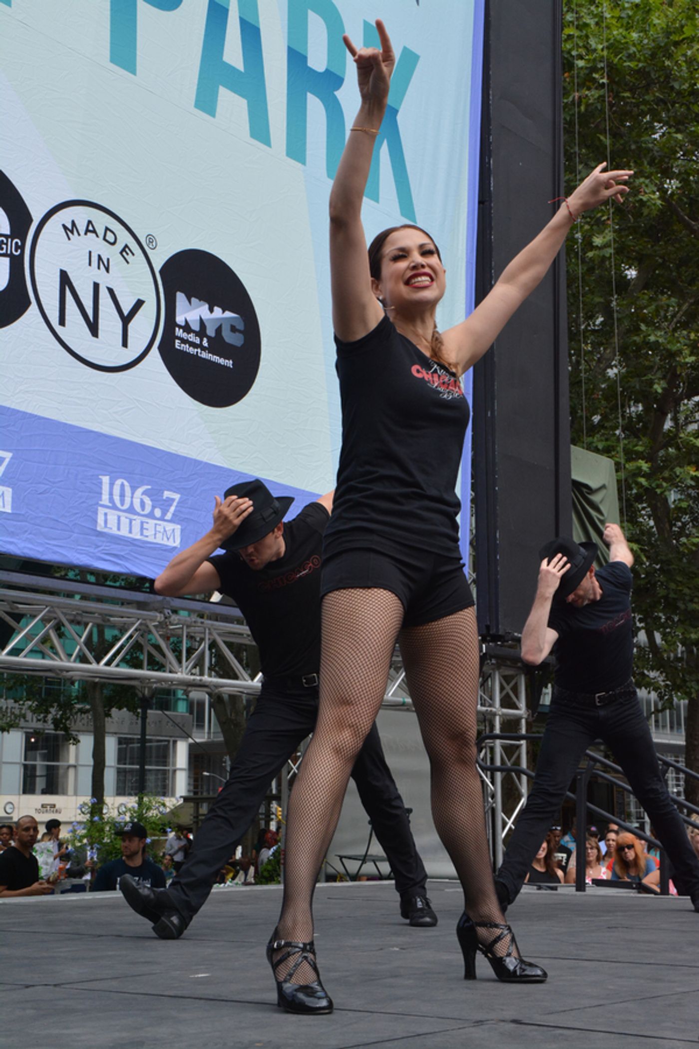 Photo Coverage: Casts of MOTOWN, CHICAGO & More Return to Broadway in Bryant Park!  Image