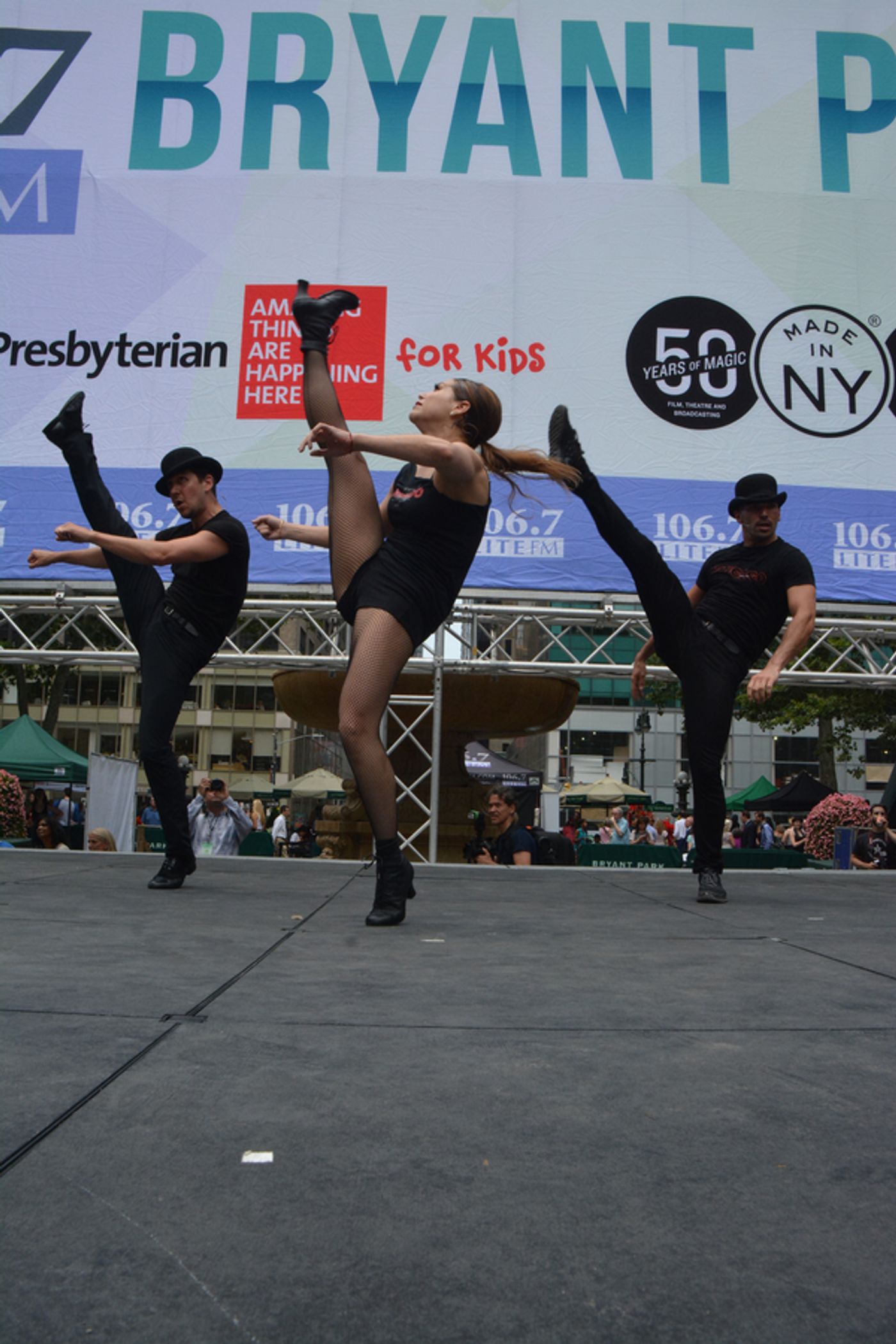 Photo Coverage: Casts of MOTOWN, CHICAGO & More Return to Broadway in Bryant Park!  Image
