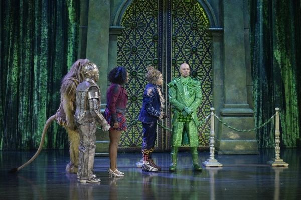 David Alan Grier as Lion, Shanice Williams as Dorothy, Elijah Kelley as Scarecrow, Co Photo