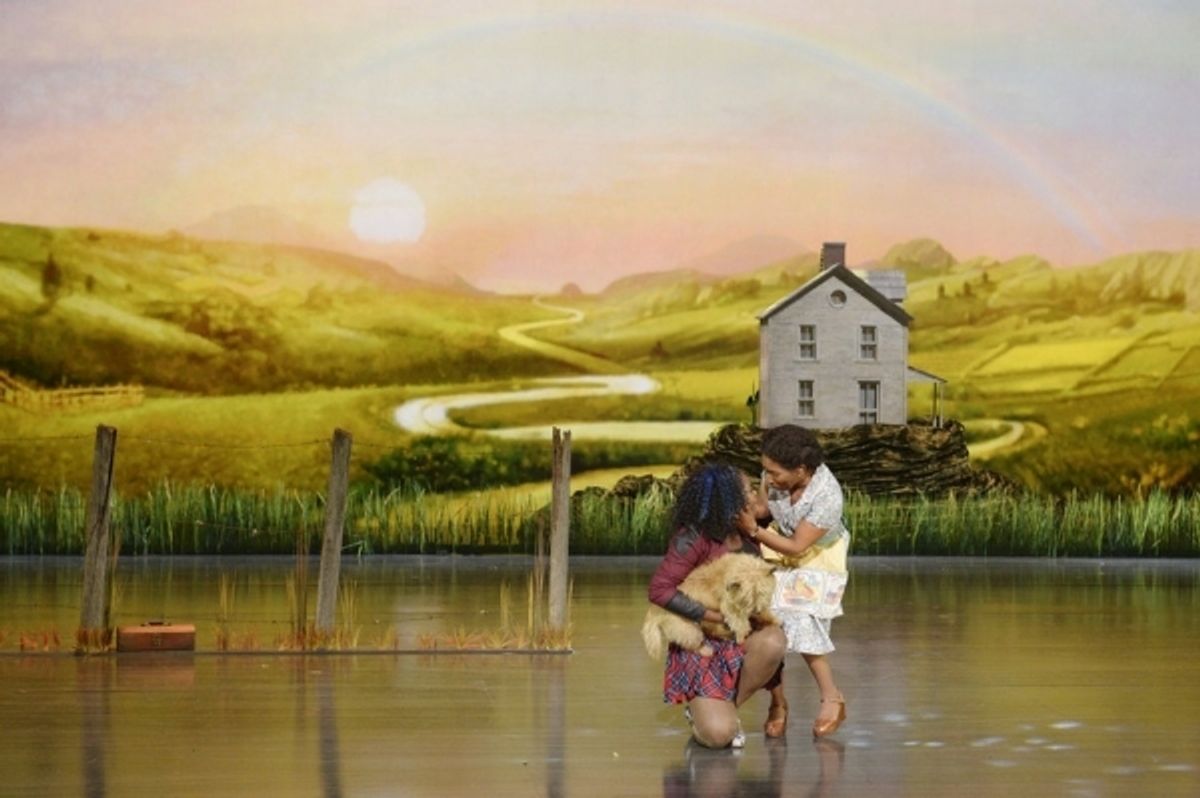 Shanice Williams as Dorothy, Stephanie Mills as Auntie Em at 