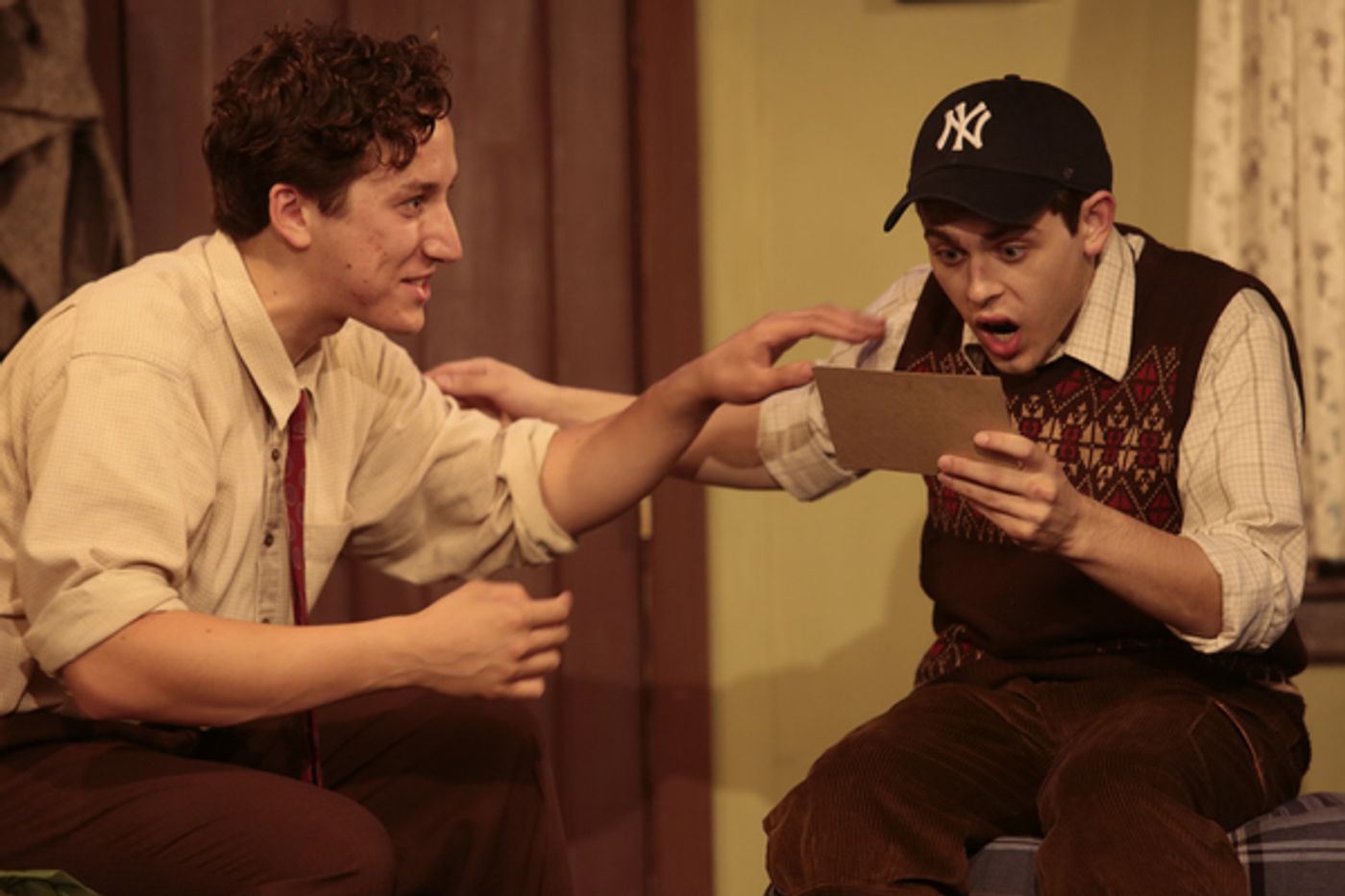Photo Flash: First Look at BRIGHTON BEACH MEMOIRS, Opening Tonight at Virginia Rep  Image