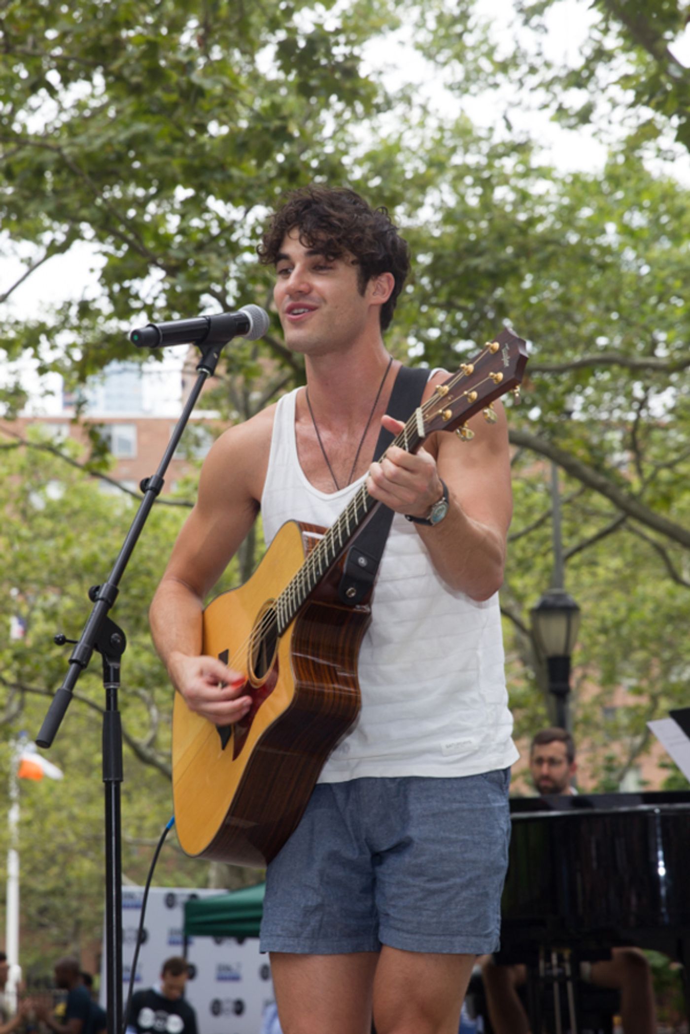 Photo Flash: Broadway in the Boros With Cast of BEAUTIFUL and Surprise Guest Darren Criss  Image