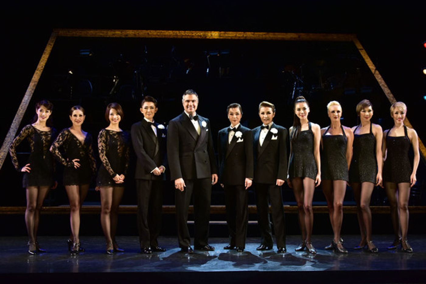 Photo Flash: Worlds Collide When Takarazuka CHICAGO Meets Broadway Cast!  Image
