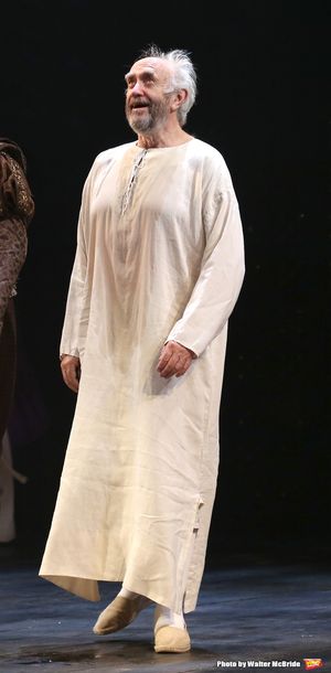 Jonathan Pryce Photo