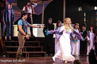 Scarlett Strallen Photo