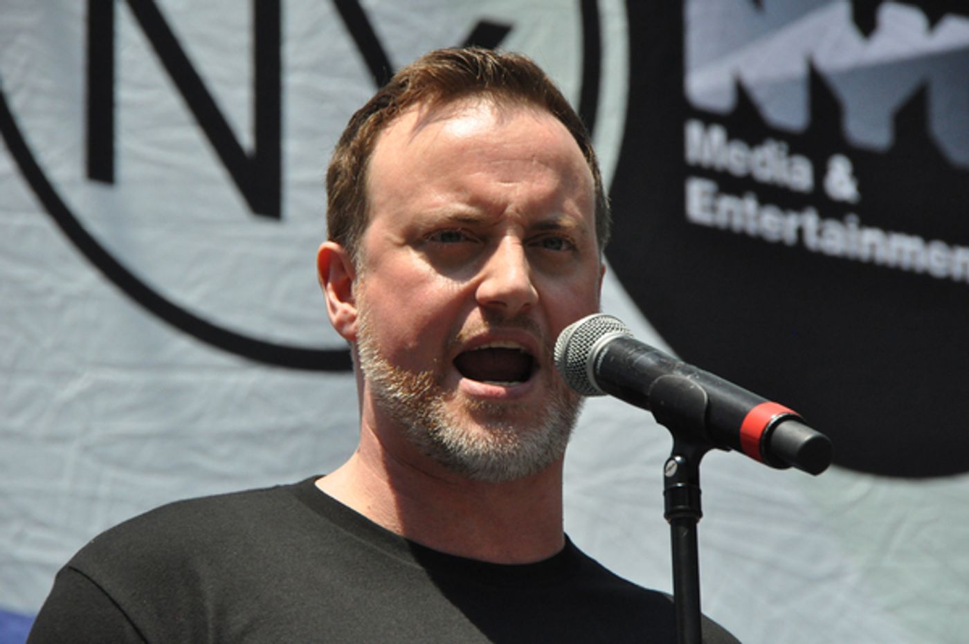 Photo Coverage: Casts of PARAMOUR, LES MIZ & More Bring it Home to Bryant Park  Image