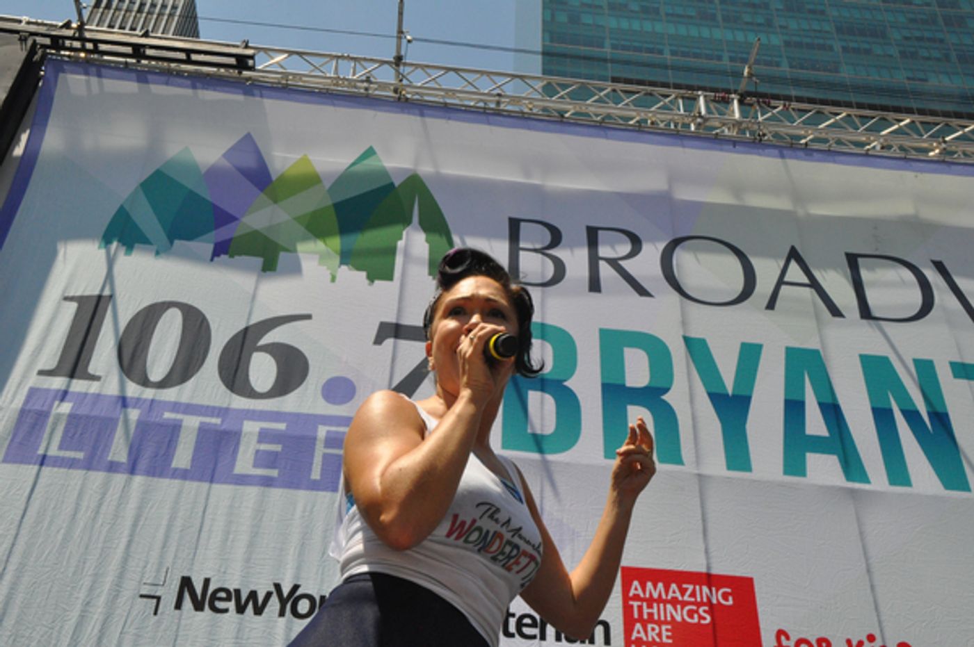 Photo Coverage: Casts of PARAMOUR, LES MIZ & More Bring it Home to Bryant Park  Image