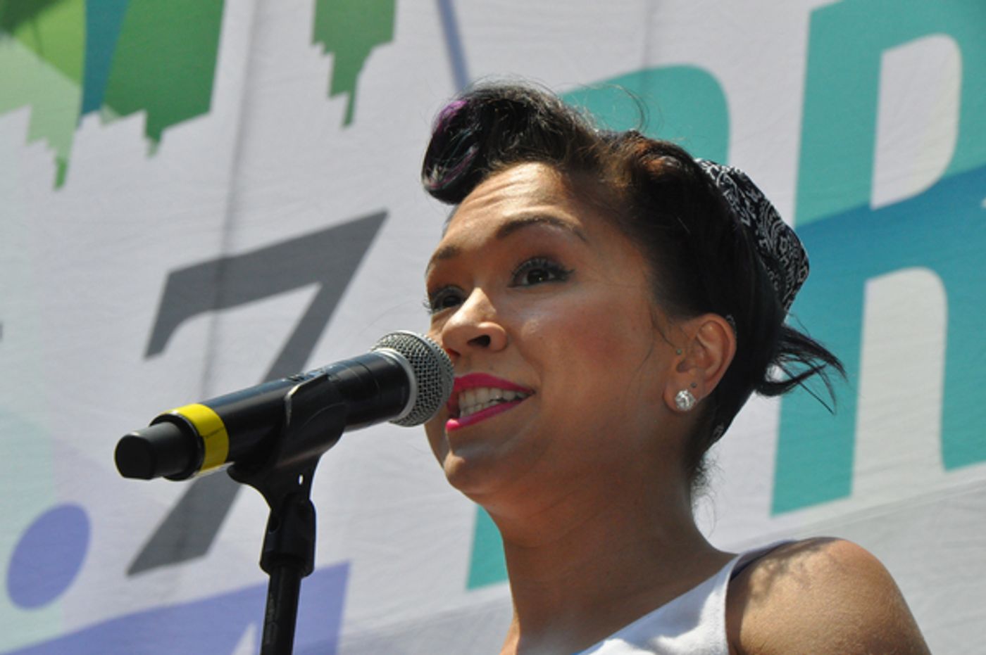 Photo Coverage: Casts of PARAMOUR, LES MIZ & More Bring it Home to Bryant Park  Image