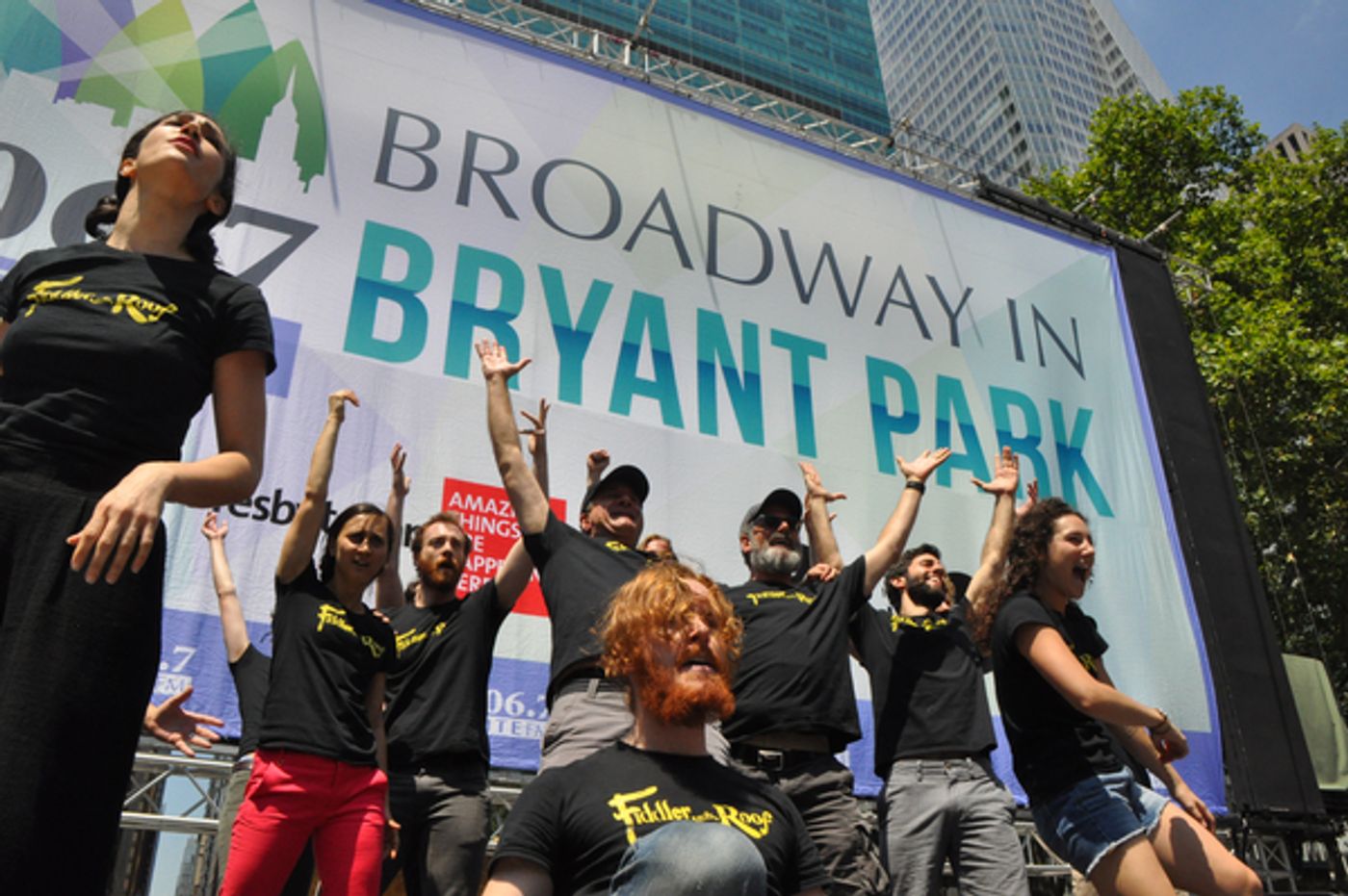Photo Coverage: Casts of PARAMOUR, LES MIZ & More Bring it Home to Bryant Park  Image