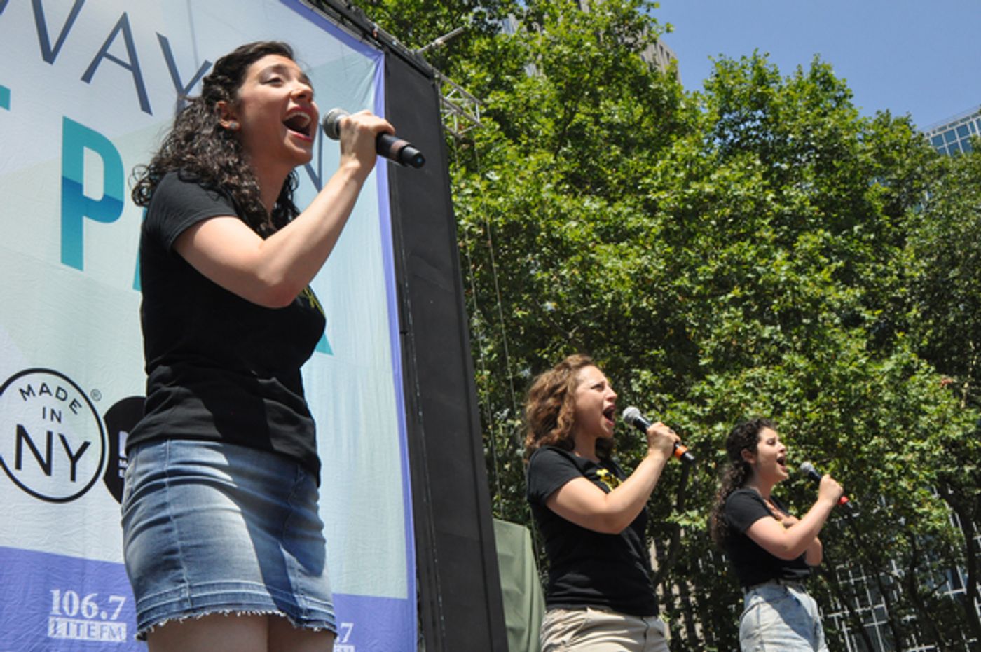 Photo Coverage: Casts of PARAMOUR, LES MIZ & More Bring it Home to Bryant Park  Image