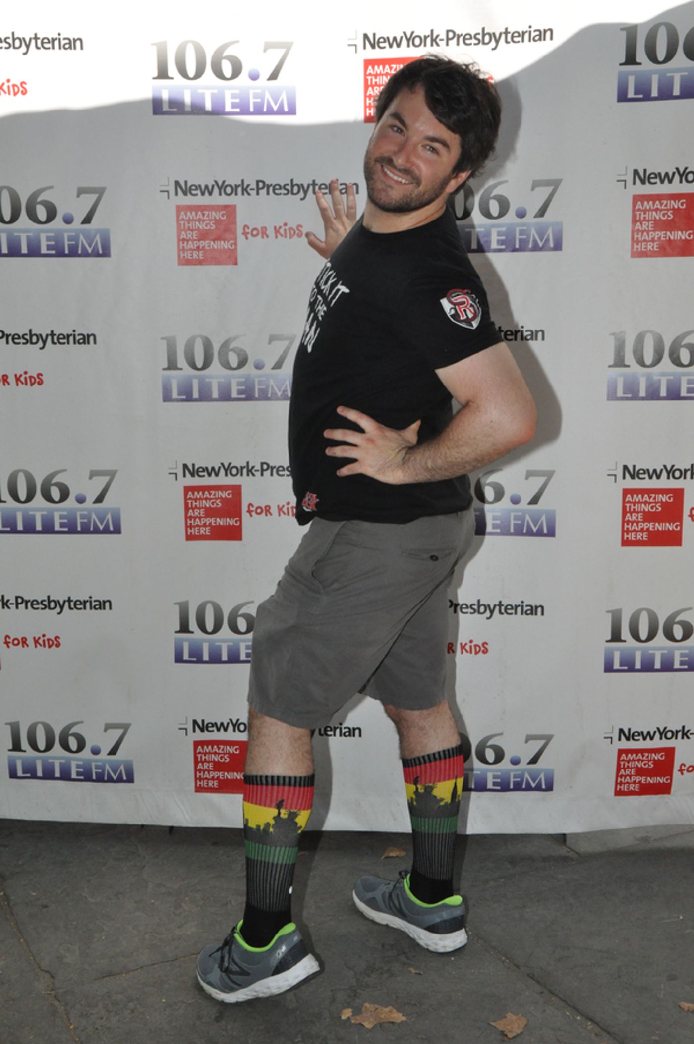 Photo Coverage: Casts of PARAMOUR, LES MIZ & More Bring it Home to Bryant Park  Image