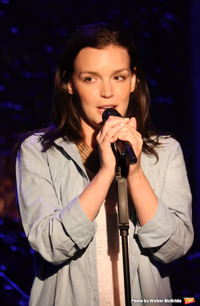 Jennifer Damiano Photo