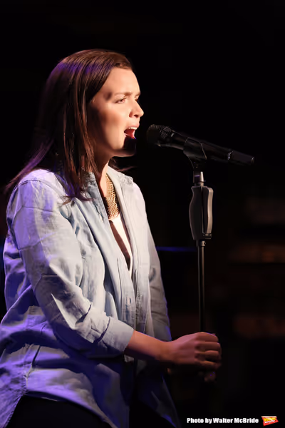 Jennifer Damiano  Photo