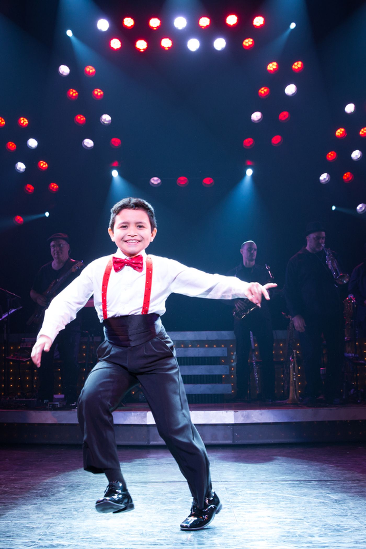 Photo Flash: First Look at ON YOUR FEET!'s New 'Emilio' - Ektor Rivera!  Image