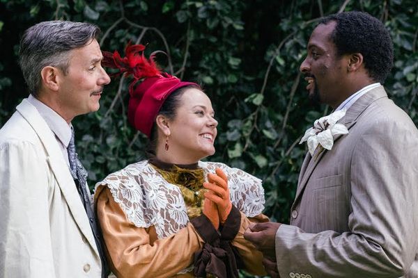 Ross Shirley as Sir Robert Chiltern, with (from left to right) Sonda Staley as Lady C Photo