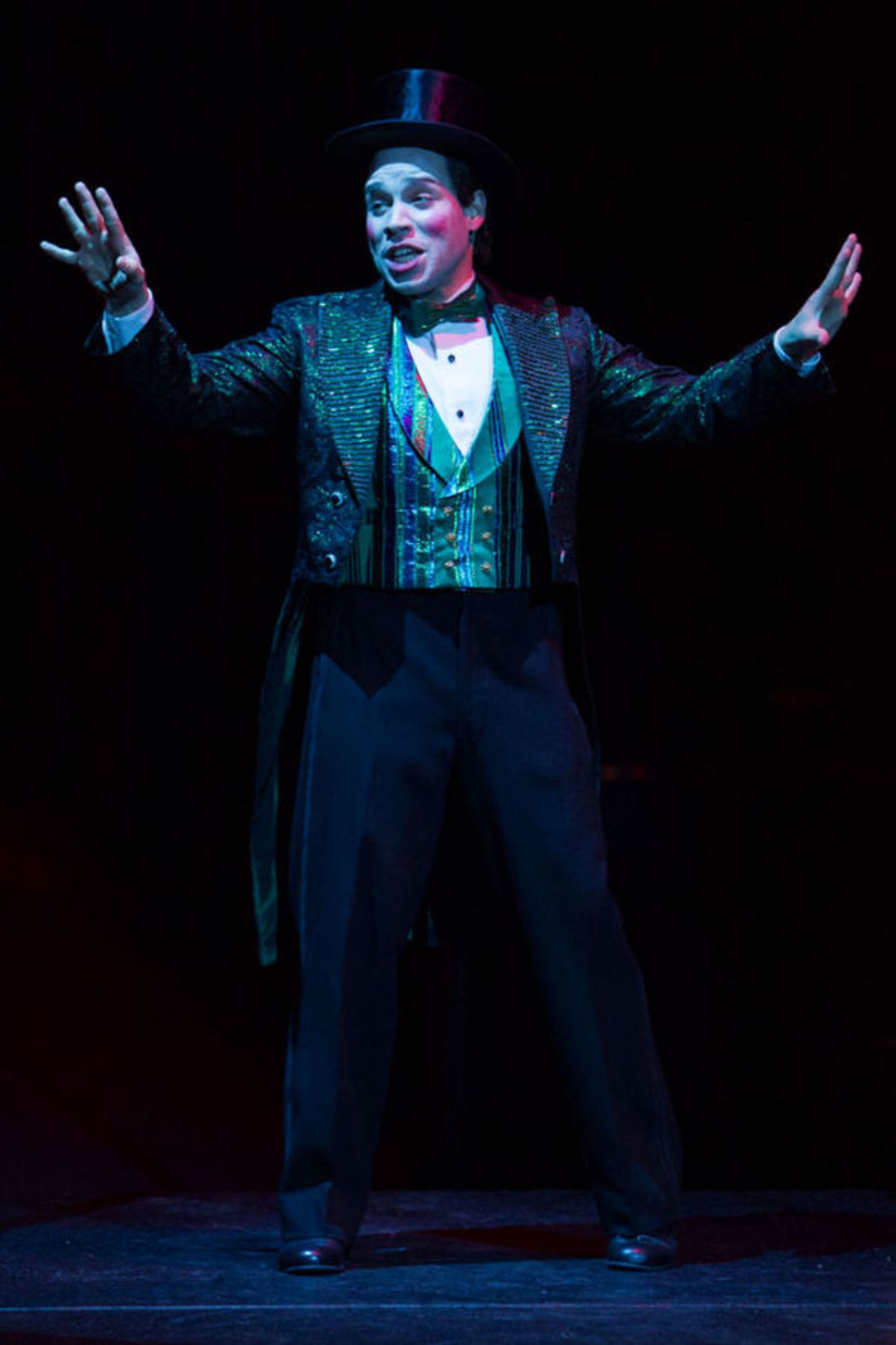 Photo Flash: First Look at Robin De Jesus, Kaleigh Cronin, Hunter Ryan Herdlicka and More in CABARET at Music Circus  Image