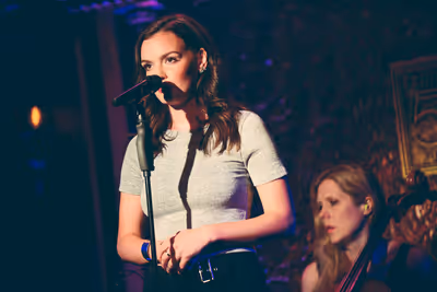 Jennifer Damiano Photo