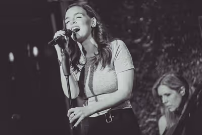 Jennifer Damiano Photo