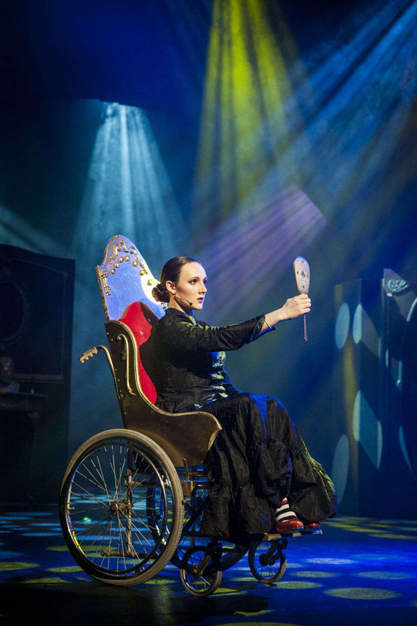Photo Flash: First Look at Wayne Scott Kermond, Ashleigh O'Brien and More in the Australian Non-Professional Production of WICKED Image